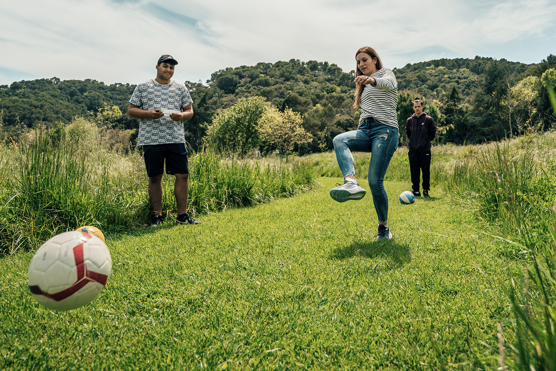 Img0-¡Vive la Experiencia del Fútbol Golf: Diversión y Deporte al Aire Libre! ⚽⛳